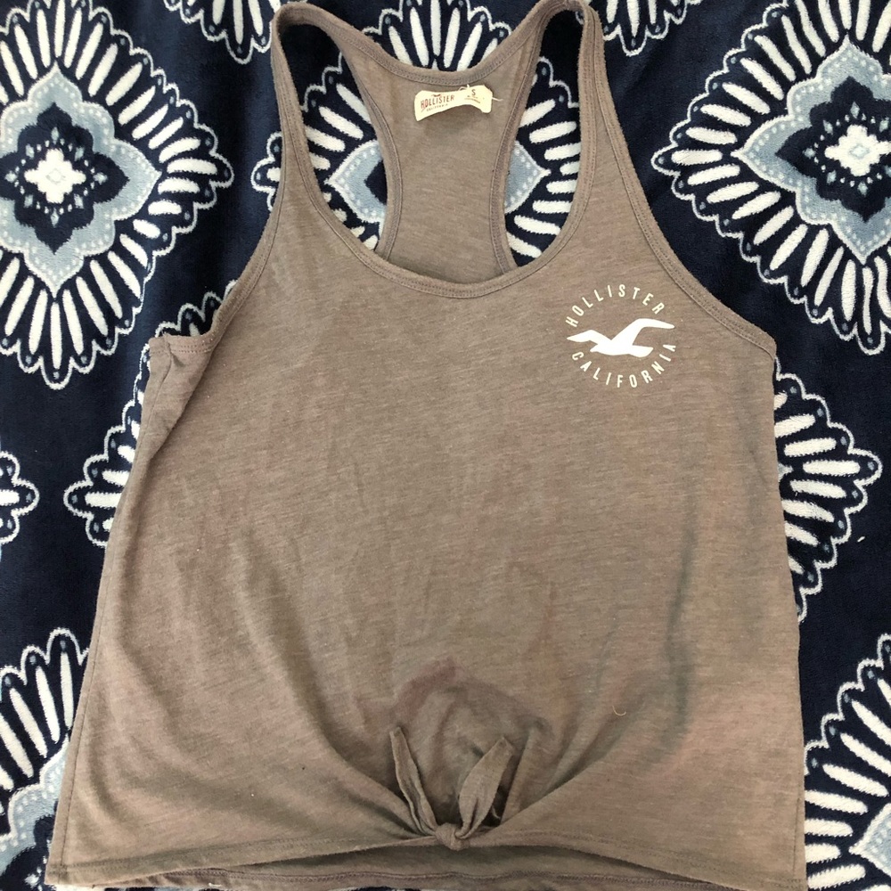 A holloster top